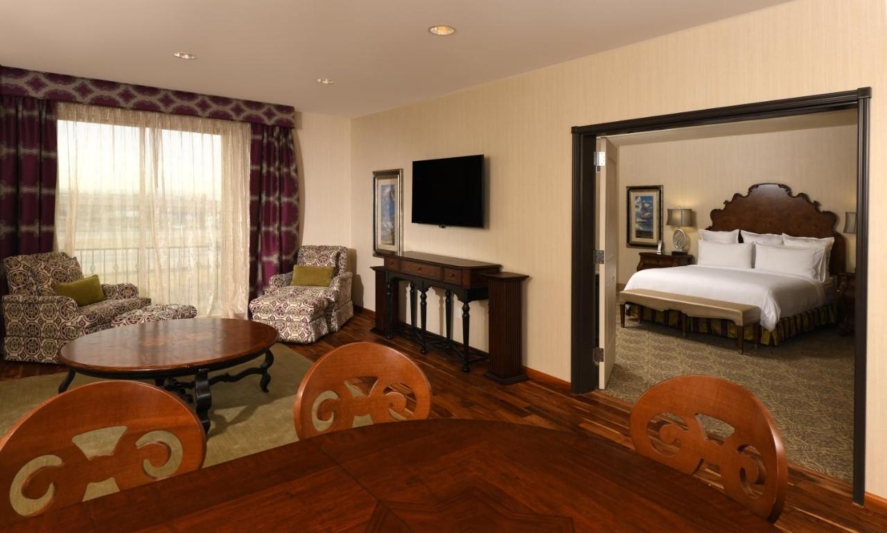 Woolley'S Classic Suites Denver Airport 오로라 외부 사진